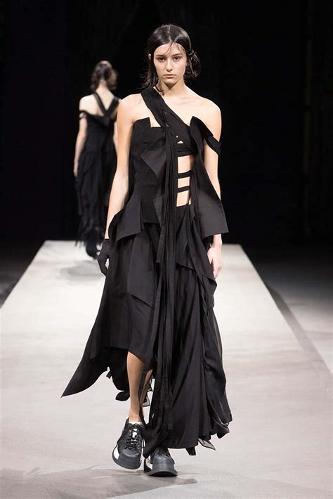 yohji yamamoto latest collection.